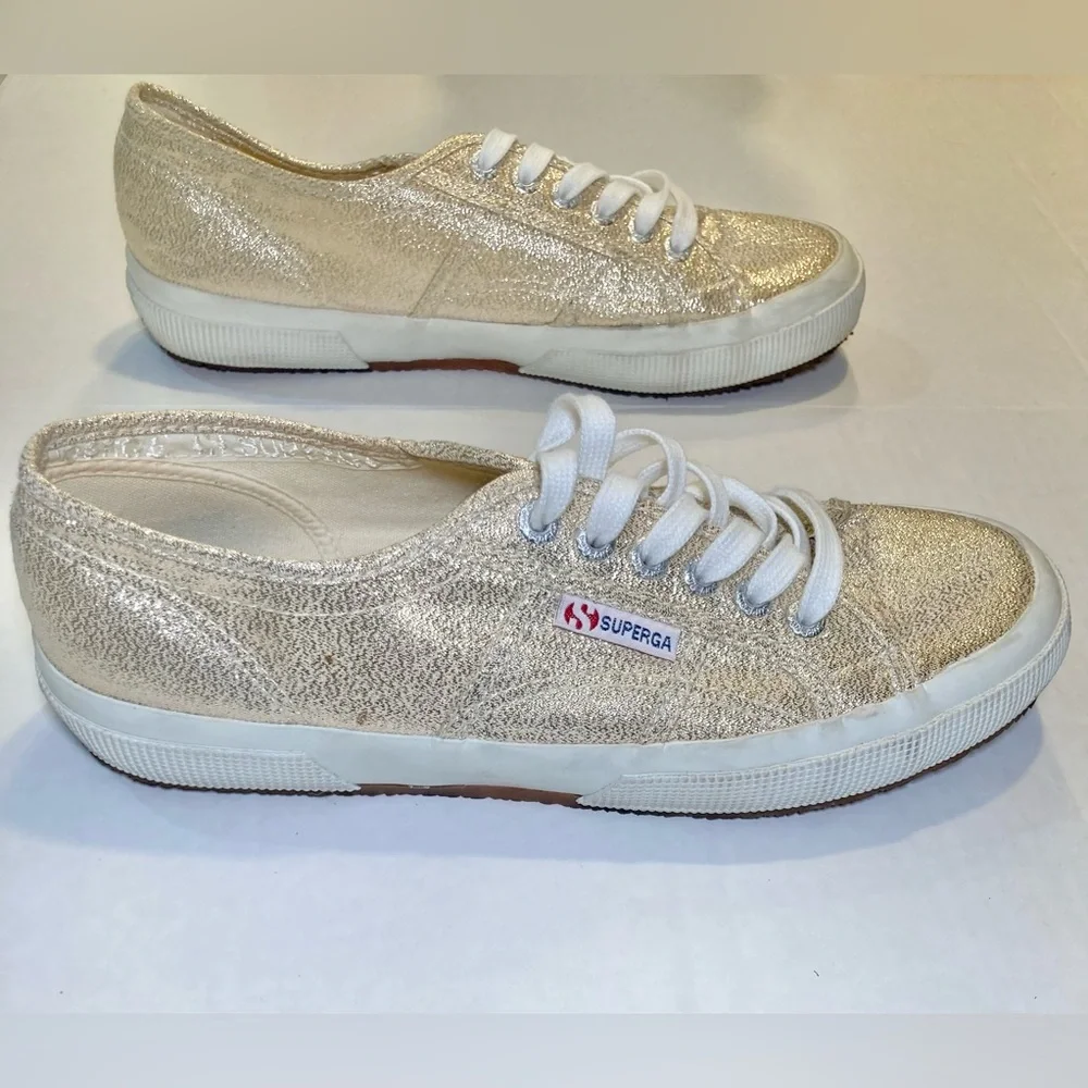 Superga 🟣 2750 Size 9 Gold Metallic Sneakers